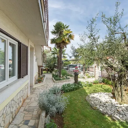 Πανσιόν Emili