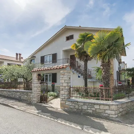 Πανσιόν Emili 3*