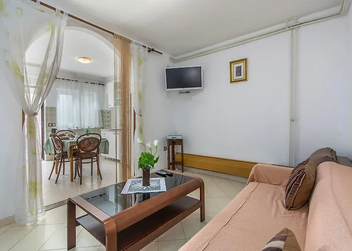 Emili 3* Πόρετς