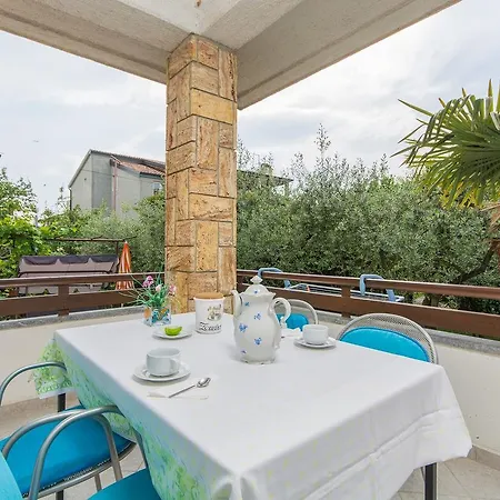 Emili בית הארחה 3*