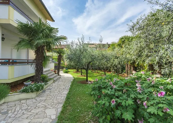 Emili Pensionat 3*