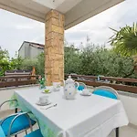 Emili Guest house 3*